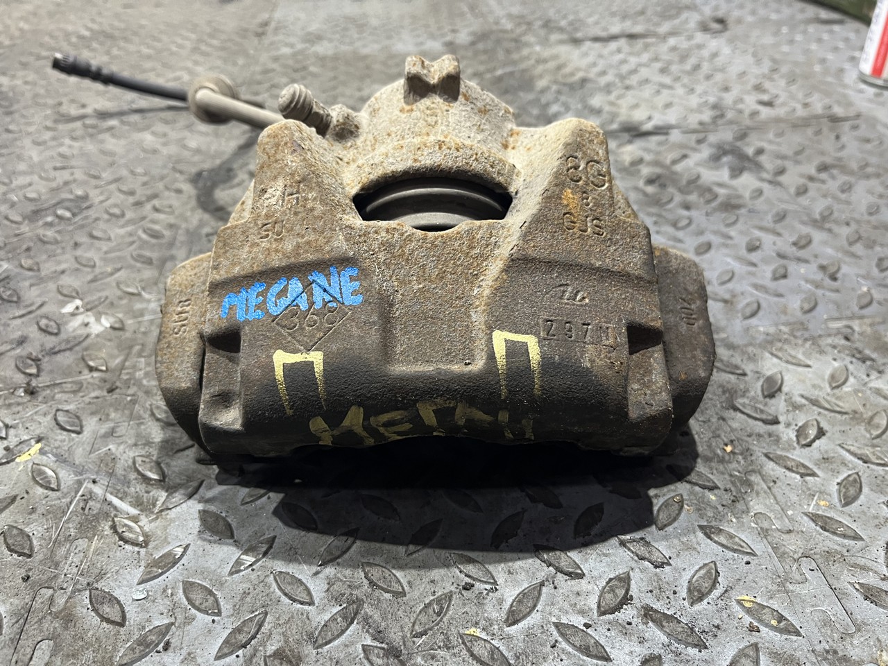 Суппорт передний правый Renault Scenic III