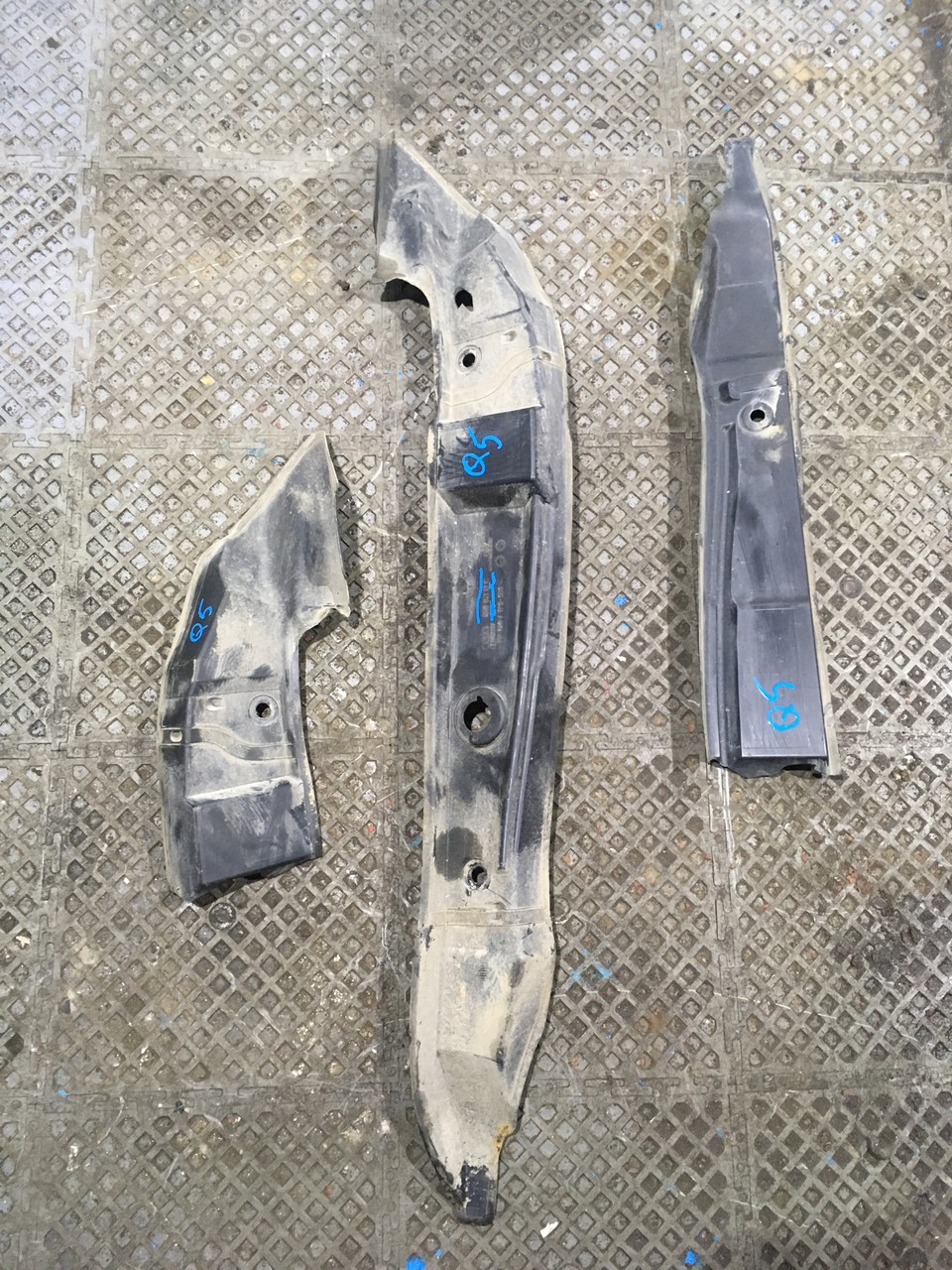 Пыльник крыла Audi Q5 8R