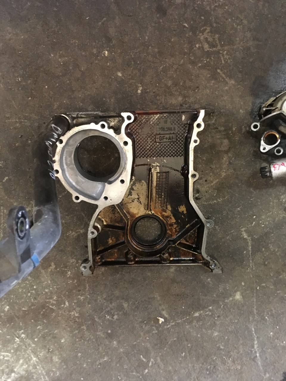 Крышка двигателя BMW 3 E46