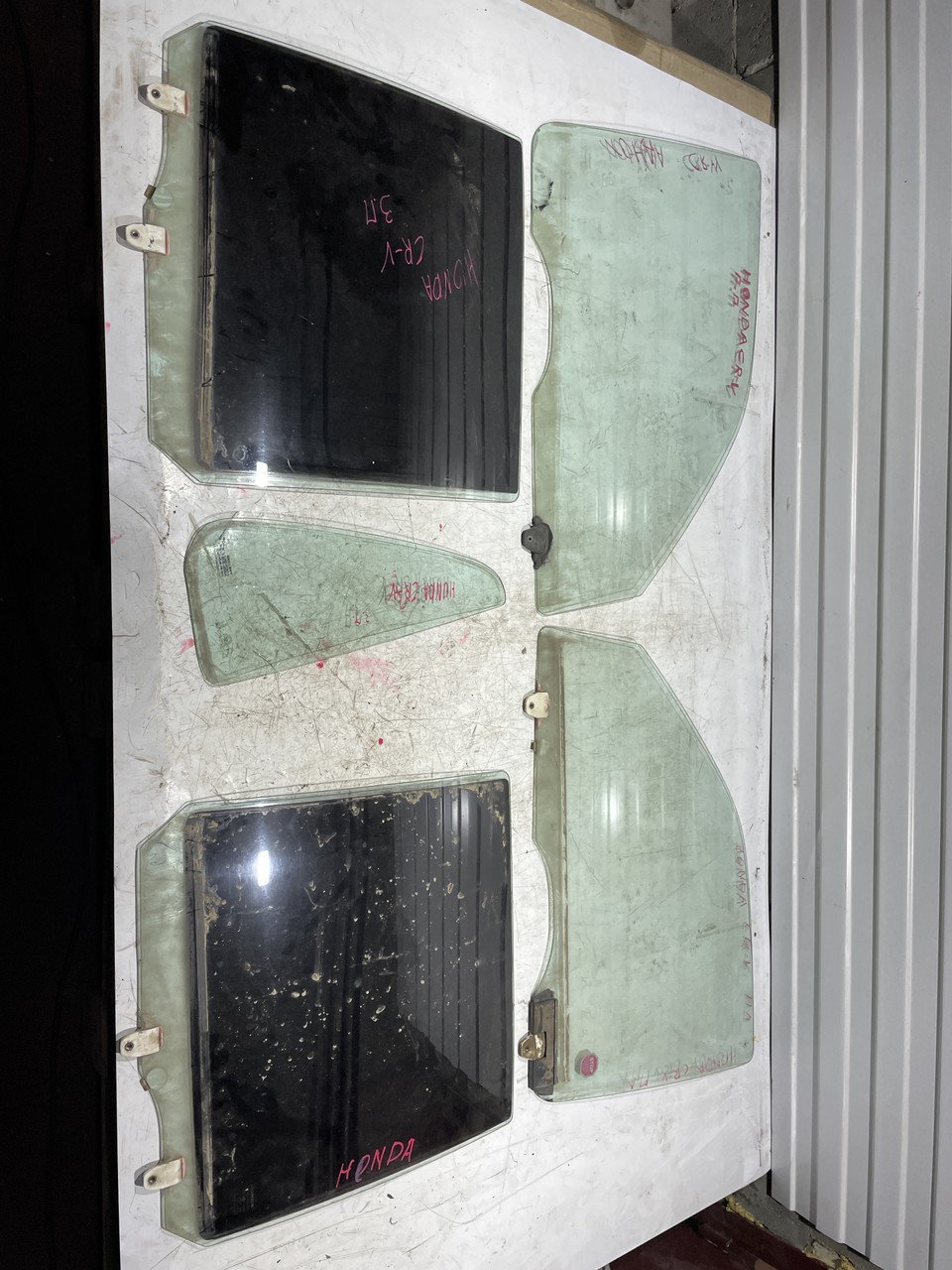 Стекло двери Honda CR-V I