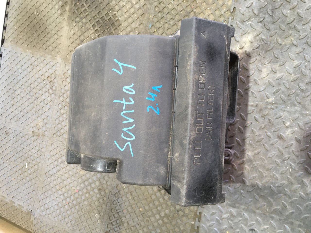 Воздушный фильтр / Корпус Hyundai Santa Fe IV