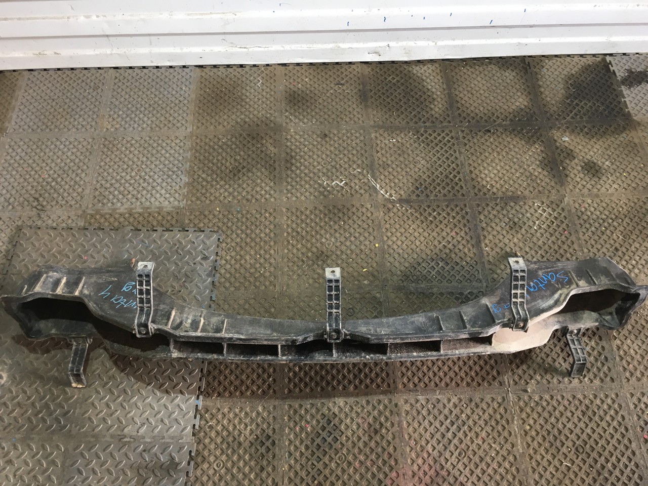 Усилитель заднего бампера Hyundai Santa Fe IV