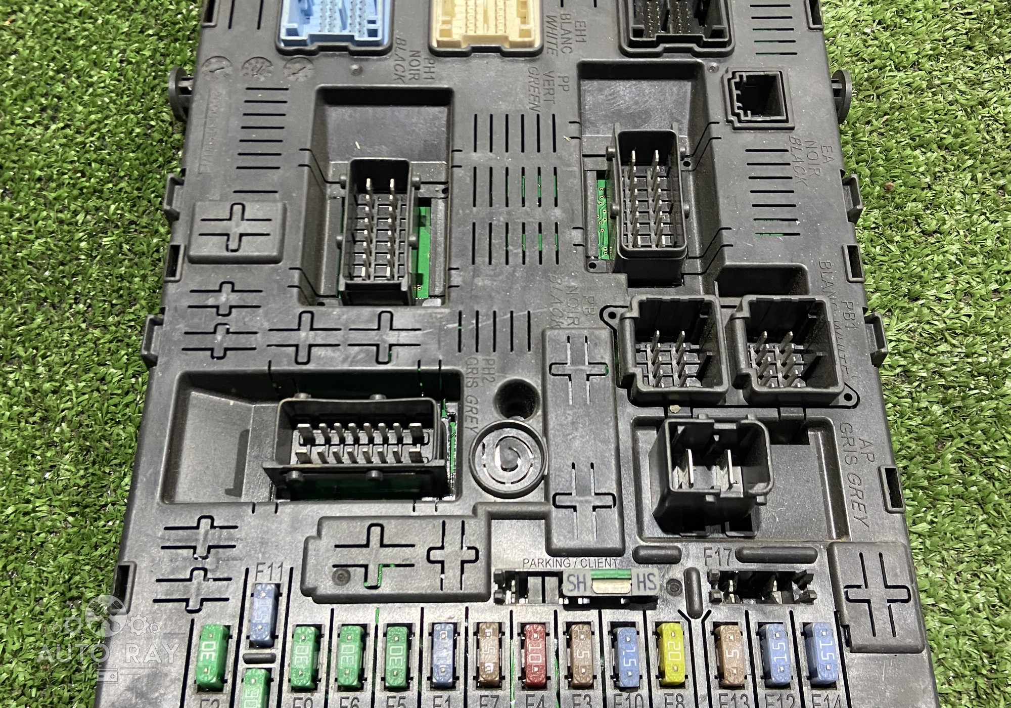 966405918002 Блок предохранителей для Peugeot 308 I (с 2007 по 2015)