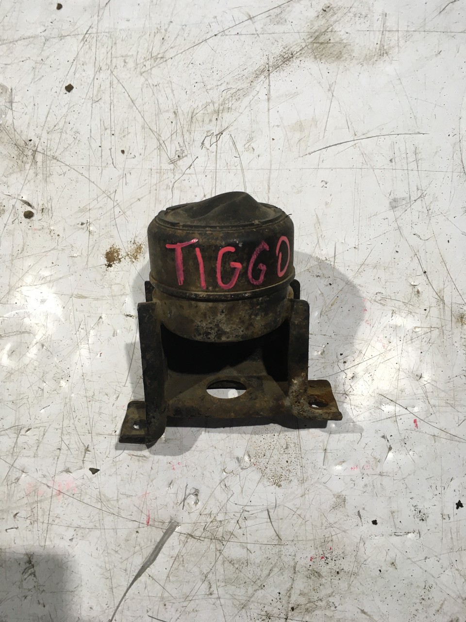 Опора двигателя правая Chery Tiggo T11