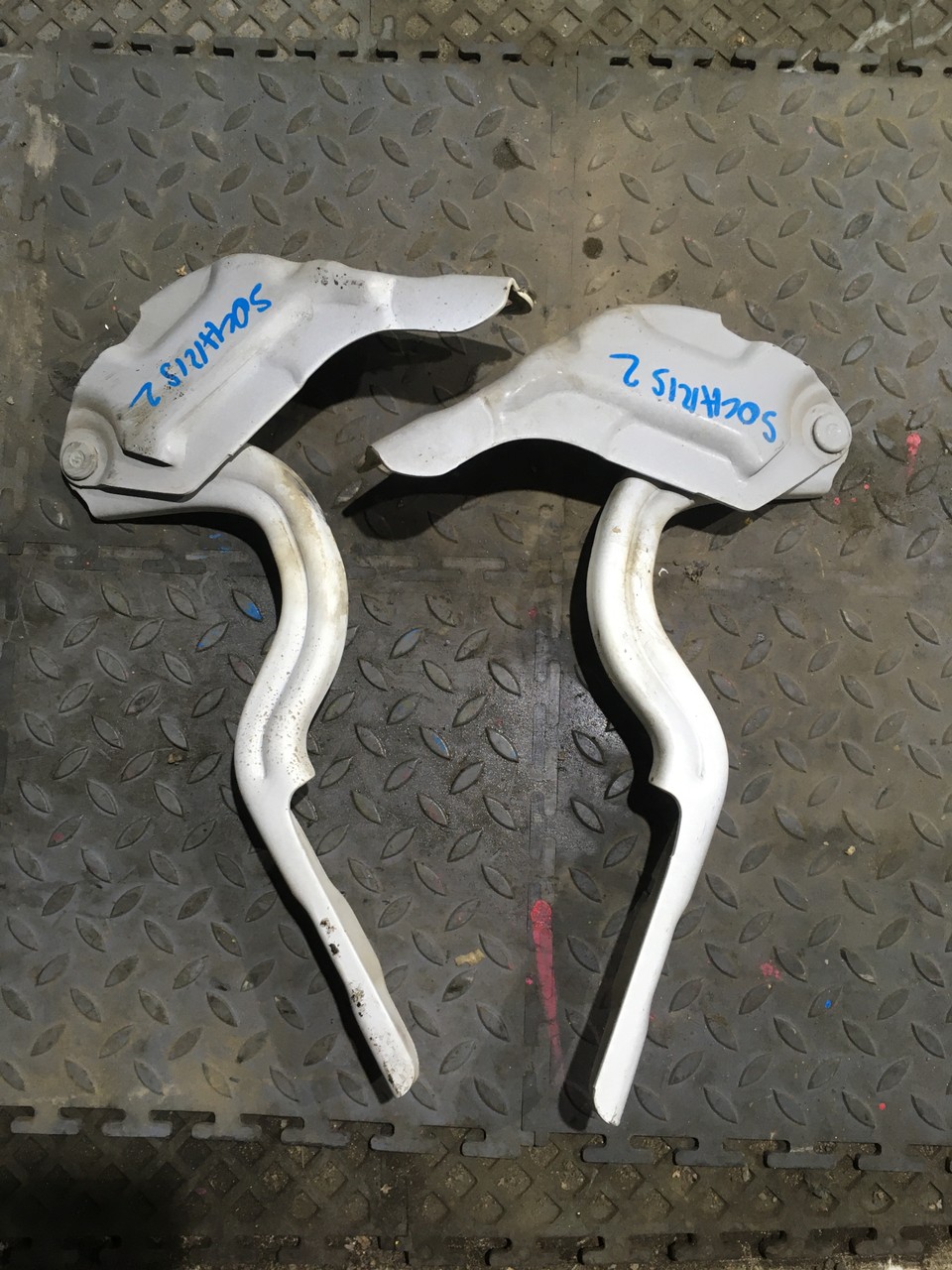 Петли капота Hyundai Solaris II