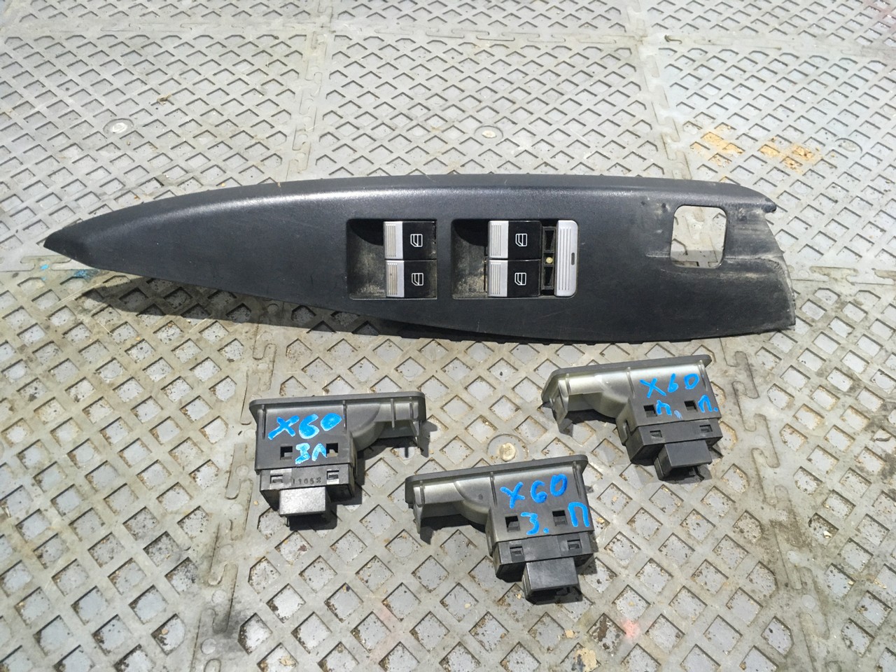 Блок управления стеклоподъемниками Lifan X60