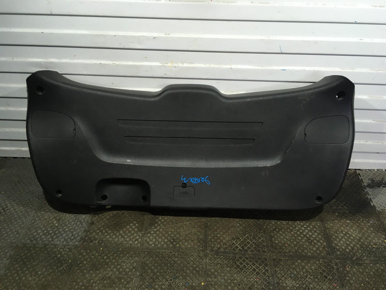 Обшивка двери багажника Hyundai Santa Fe III