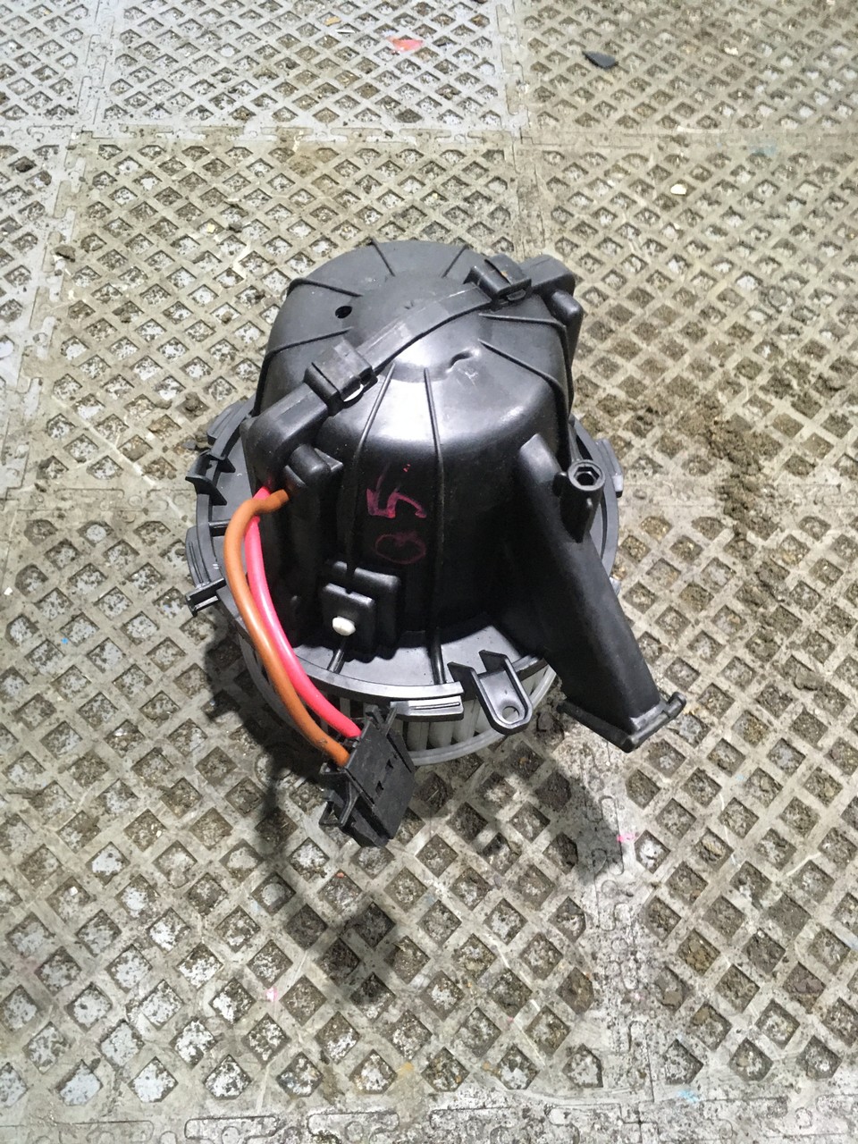 Моторчик отопителя Audi Q5 8R