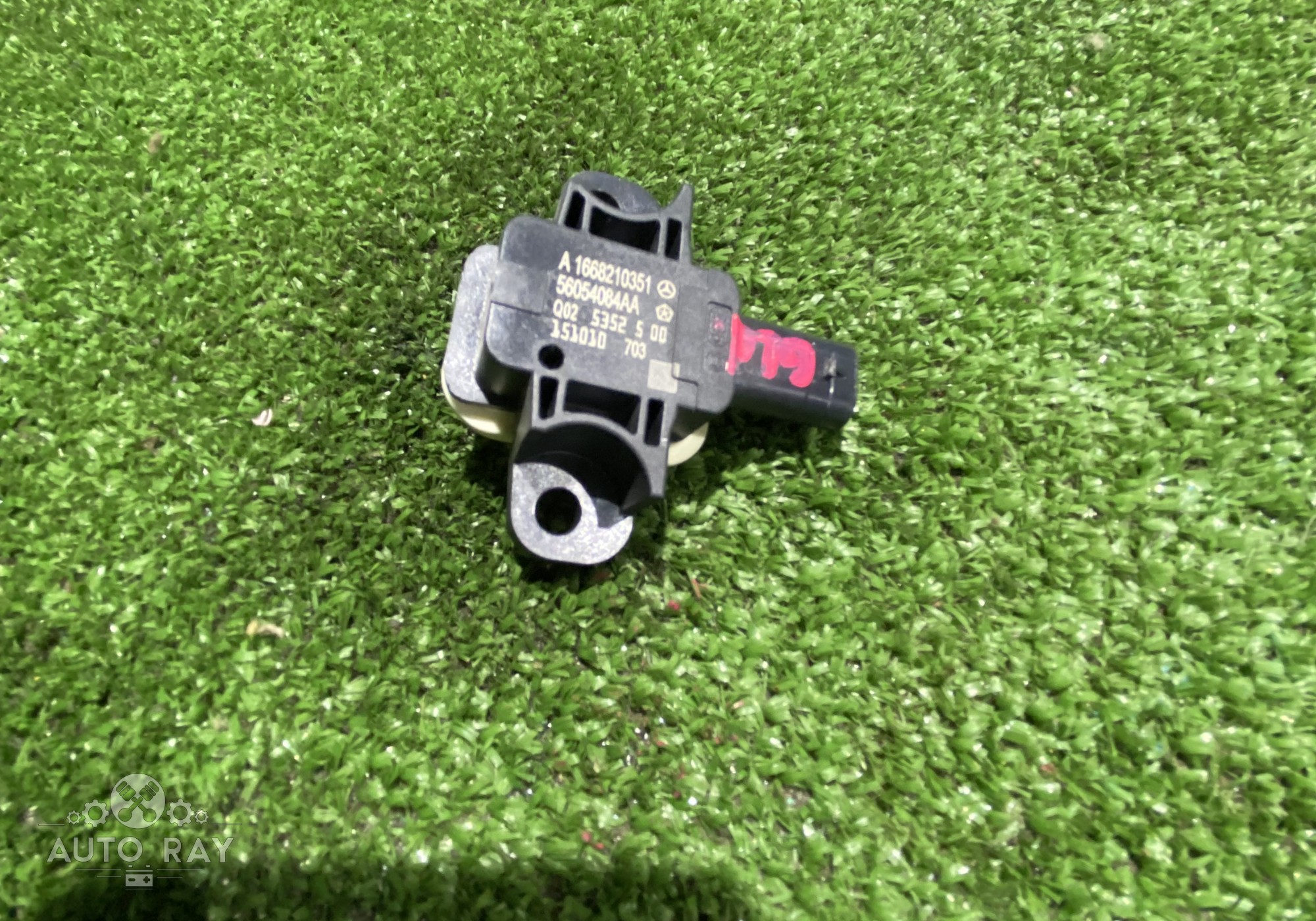 A1668210351 Датчик AIRBAG / Датчик удара