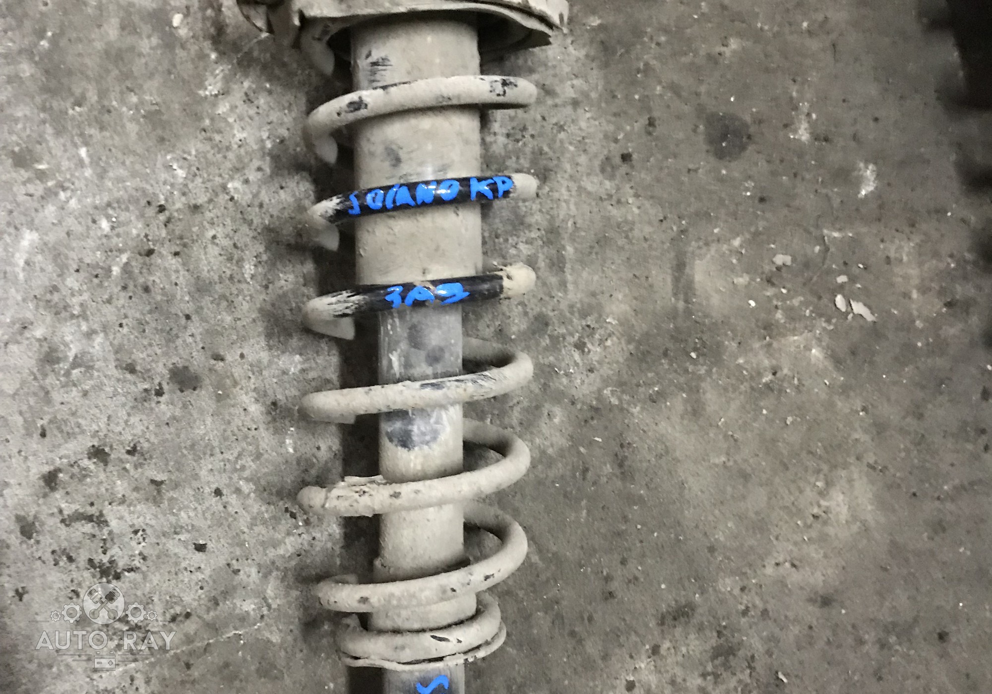 Амортизаторы лифан солано 620 в сборе. Задние амортизаторы лифан солано 620. Задние стойки лифан. Передняя стойка амортизатора лифан солано 620. Стойки тойота королла 120 сборе с пружины.