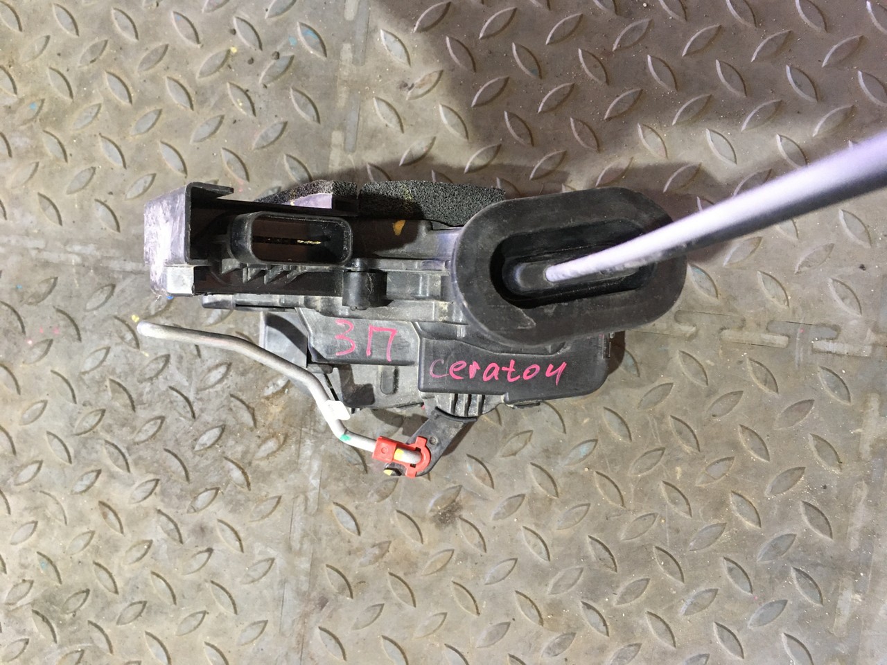 Замок задний левый Kia Cerato IV