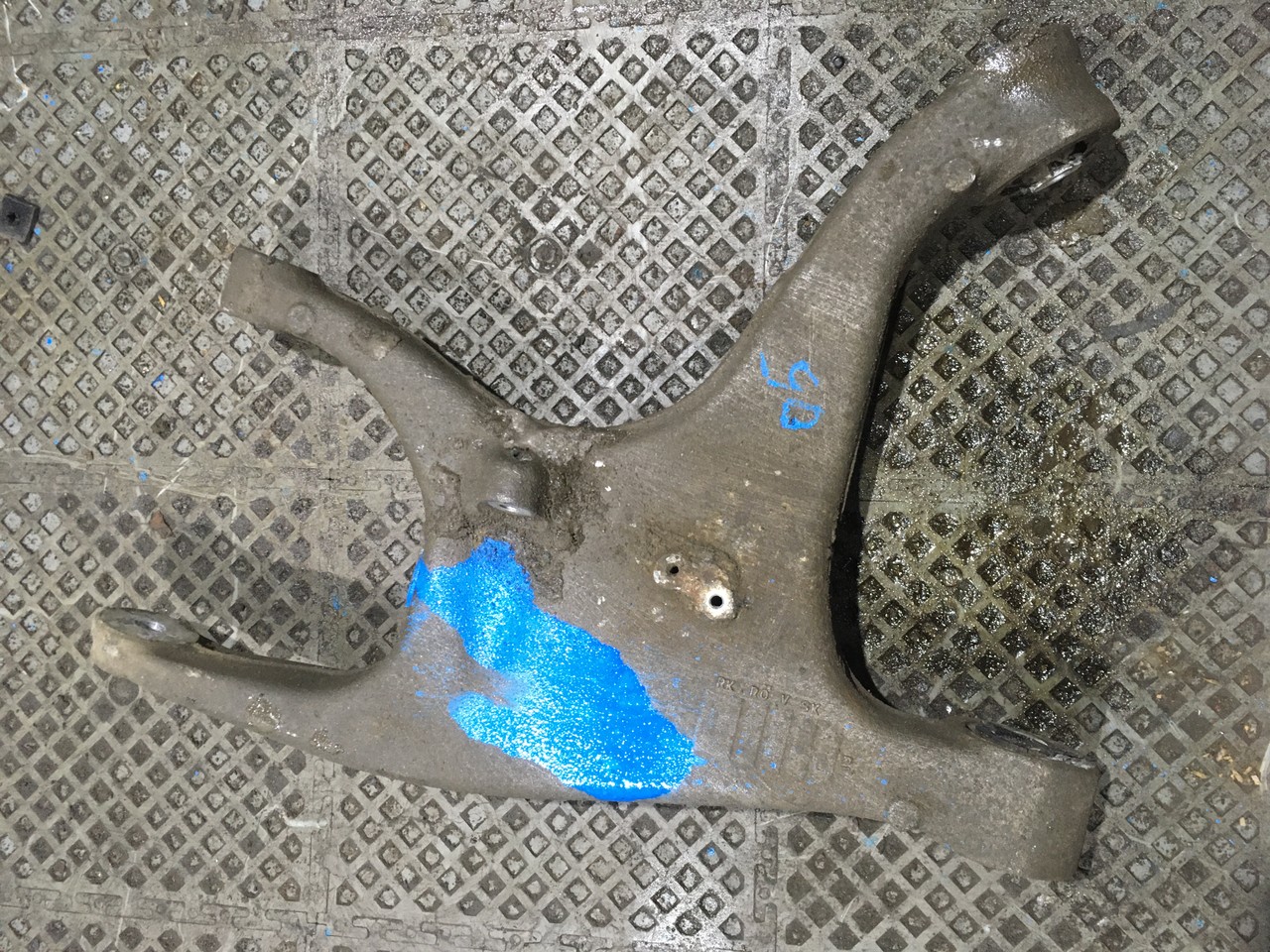 Рычаг задний нижний левый Audi Q5 8R