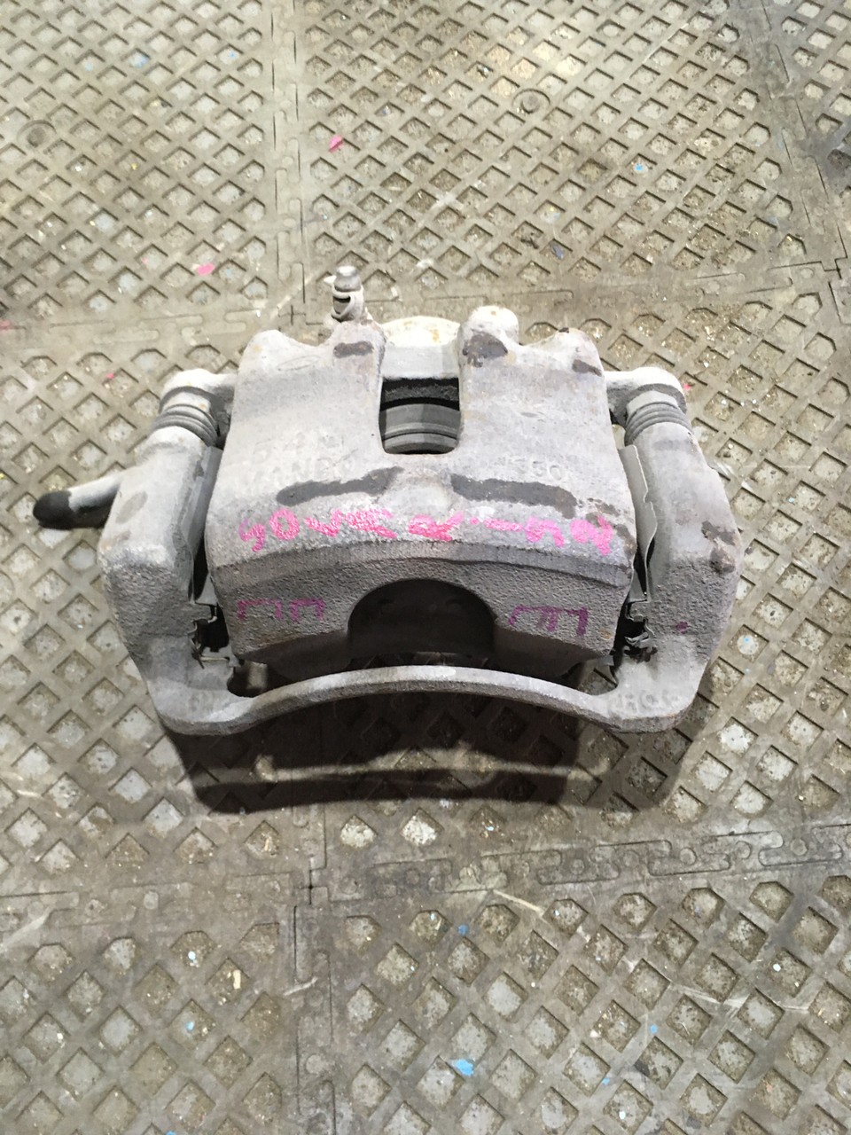 Суппорт передний правый Kia Rio X-Line