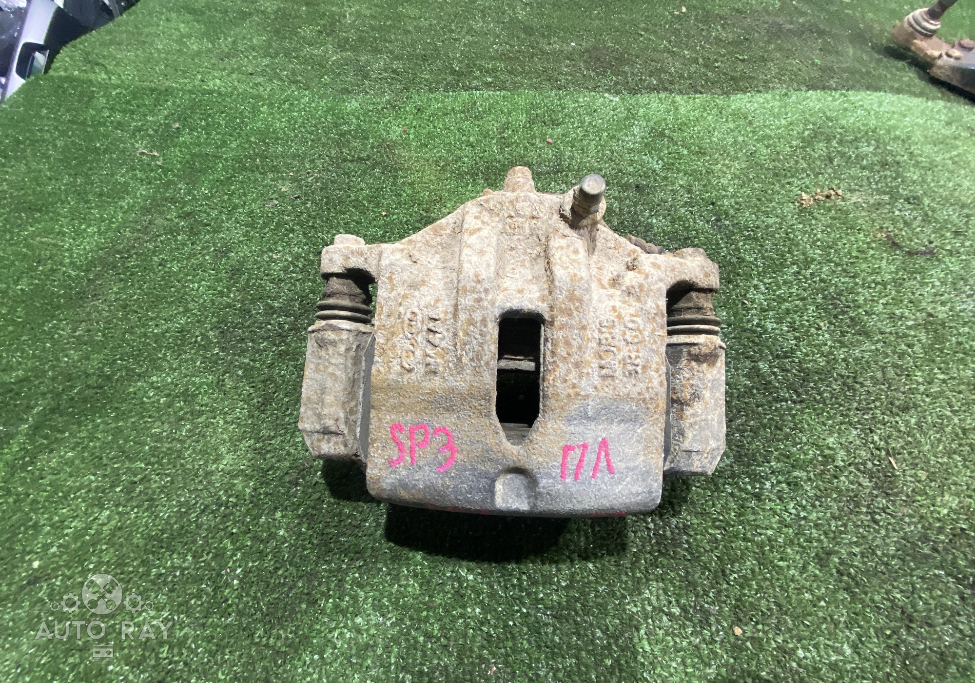 581802SA70 Суппорт передний левый для Hyundai ix35