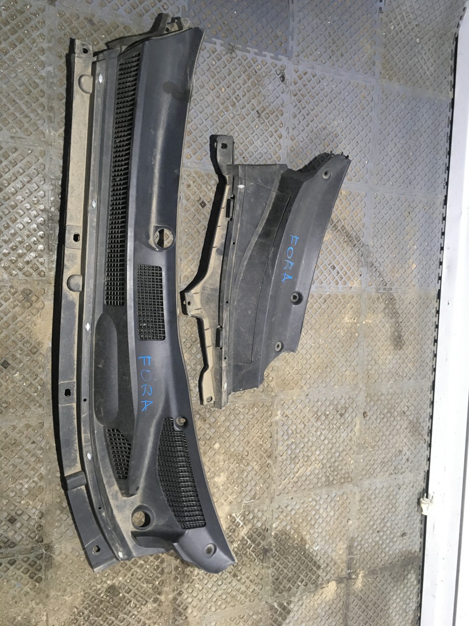 Решетка стеклоочистителя (планка под лобовое стекло) Chery Fora / A5