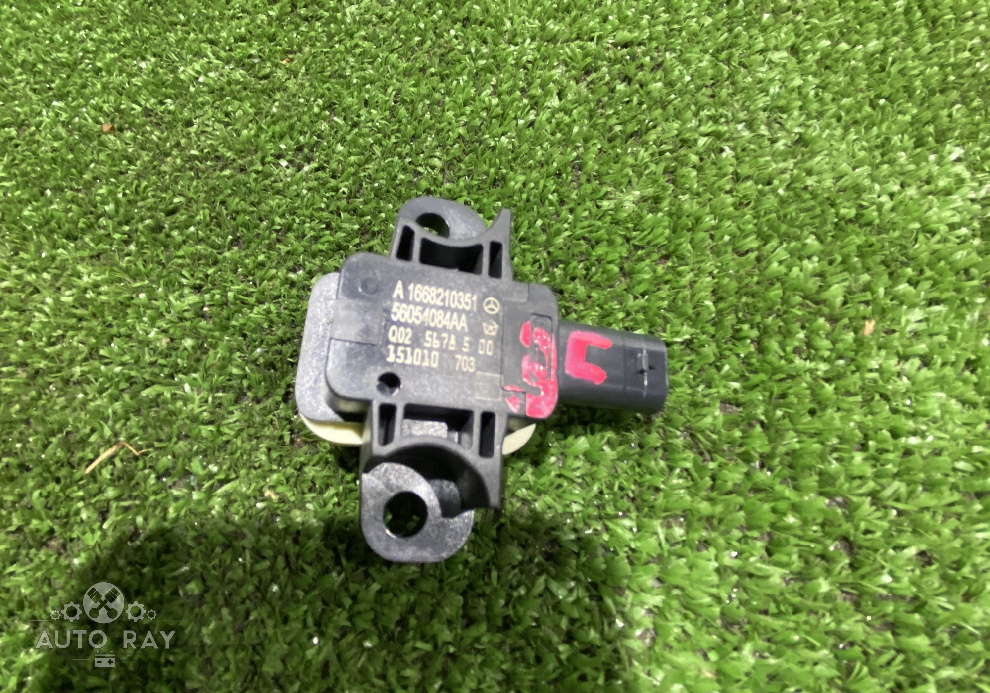 A1668210351 Датчик AIRBAG / Датчик удара