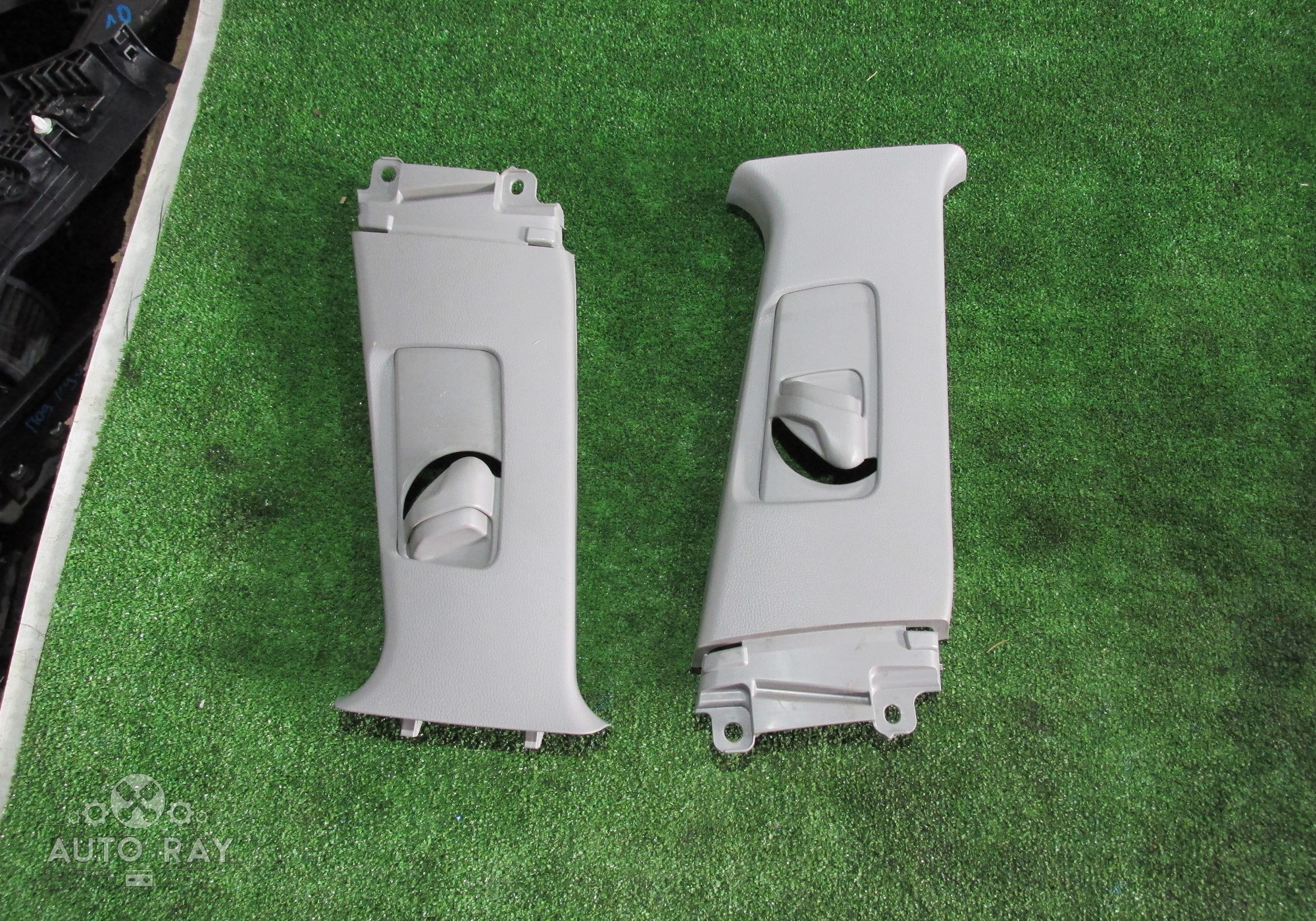 6242033190B2 Обшивка стойки средняя верхняя правая / левая для Toyota Camry XV70 (с 2017)