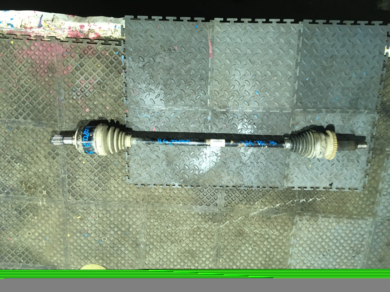 Полуось (привод) задний левый Hyundai Santa Fe III