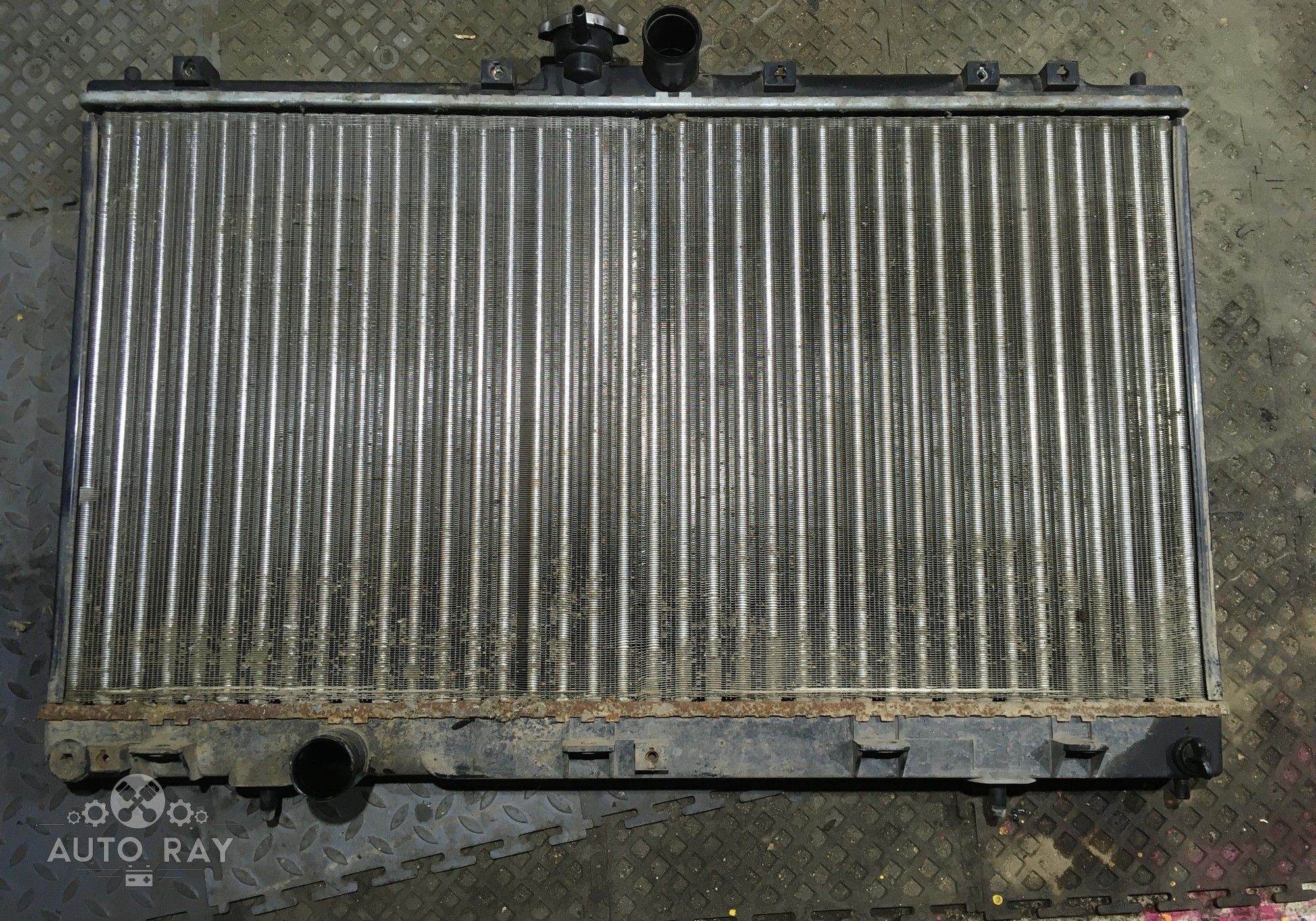 MR968856 Радиатор системы охлаждения для Mitsubishi Lancer