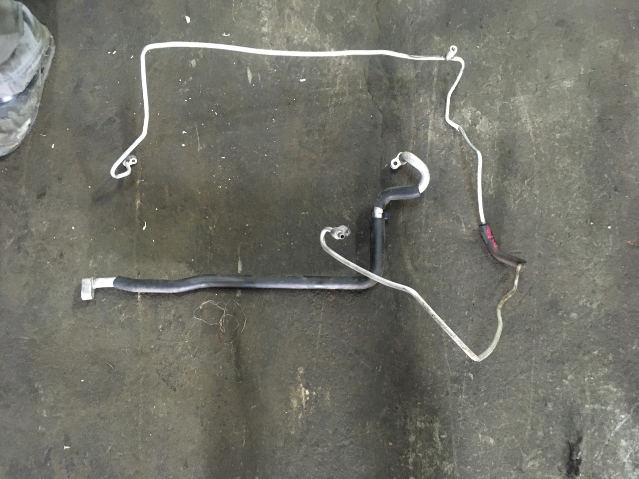 Трубка кондиционера Mitsubishi Pajero Sport I