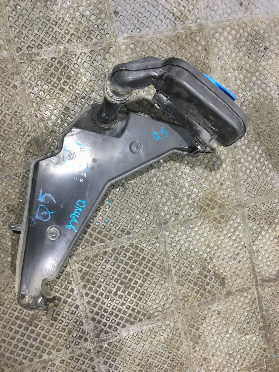 Бачок омывателя Audi Q5 8R