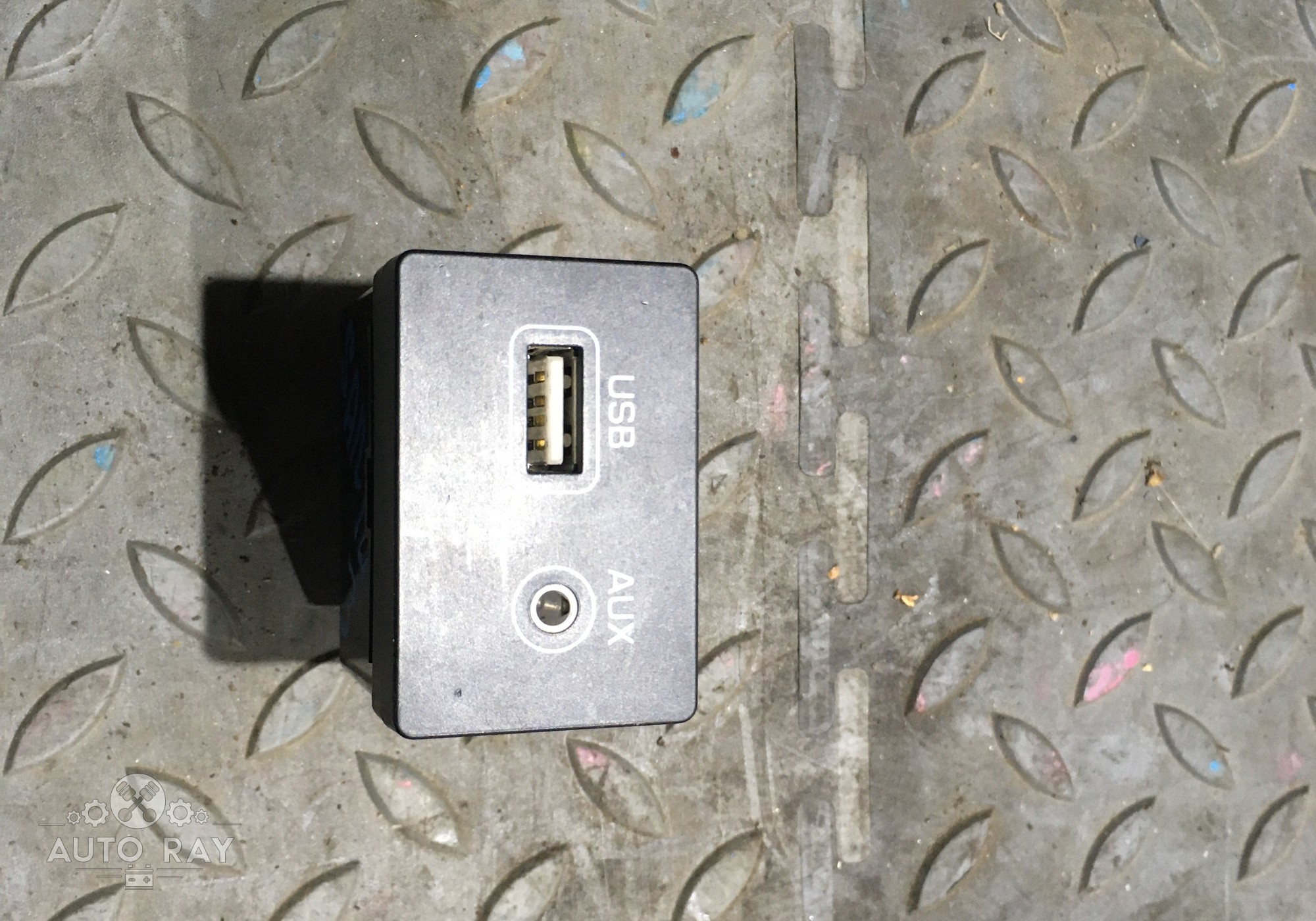 961202W060 Разъем USB / AUX для Hyundai Santa Fe III (с 2012 по 2018)
