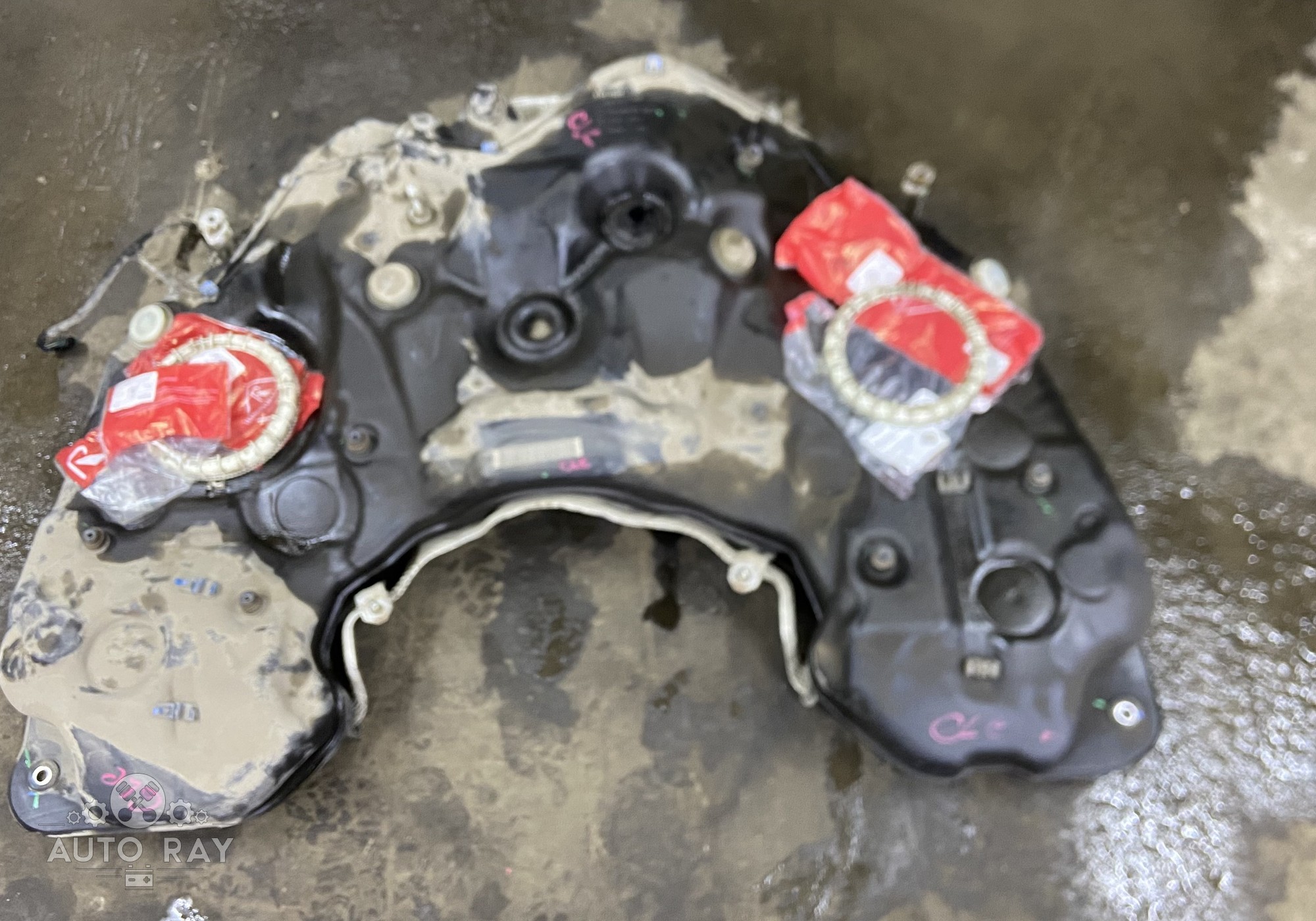 A1664710101 Бак топливный для Mercedes-Benz M-class