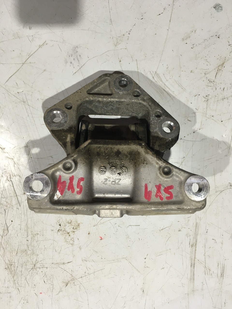 Опора двигателя левая Suzuki SX4 II S-cross