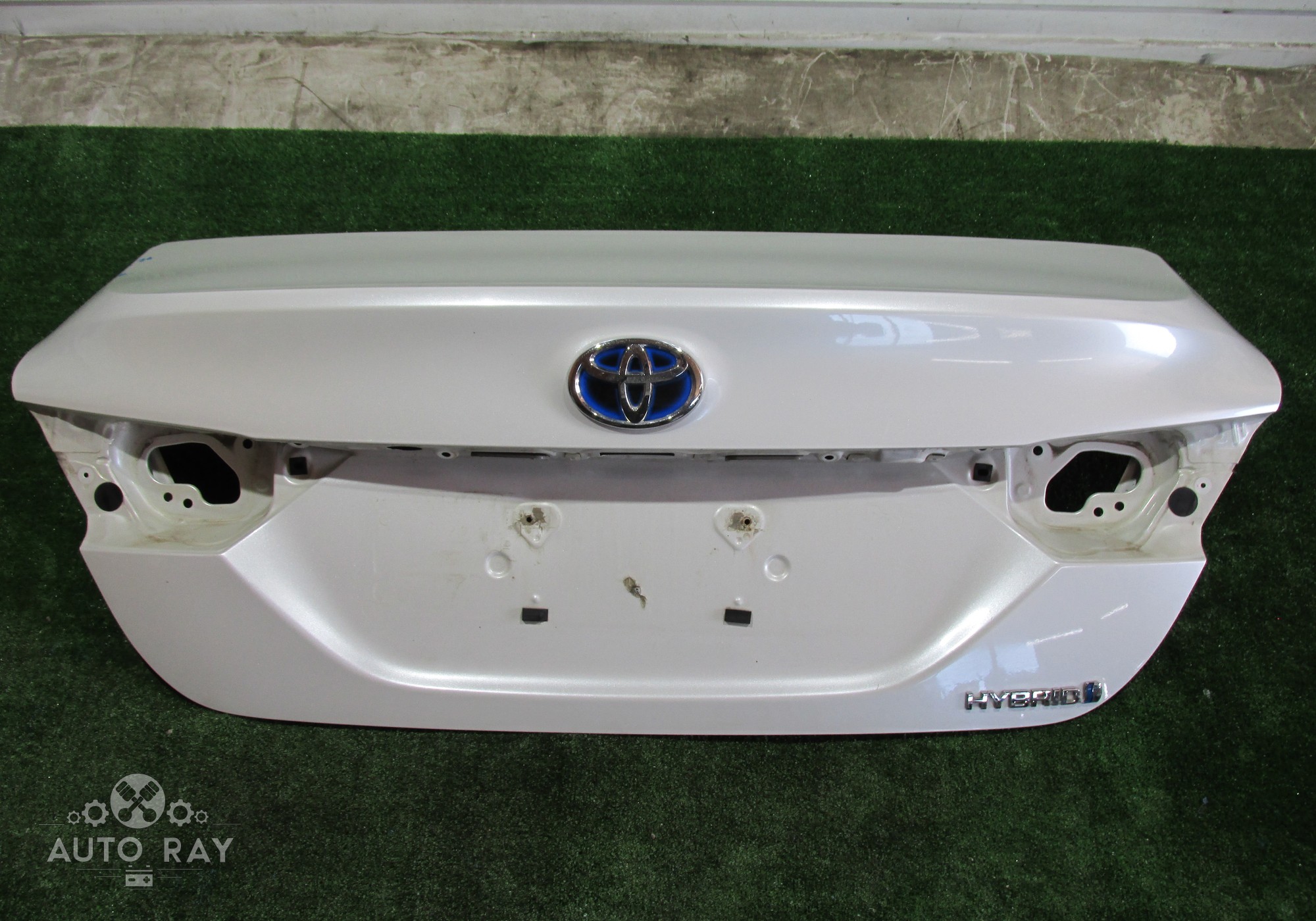 6440133760 Крышка багажника для Toyota Camry XV70 (с 2017)