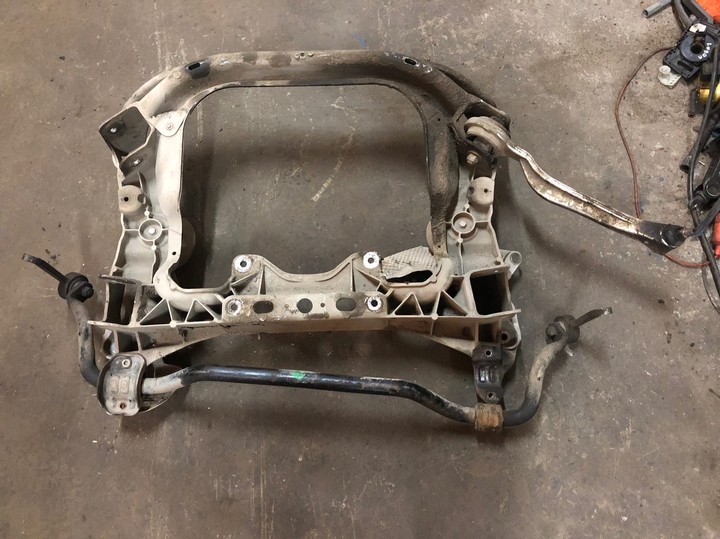 Балка подмоторная (подрамник) Mercedes-Benz S-class W220