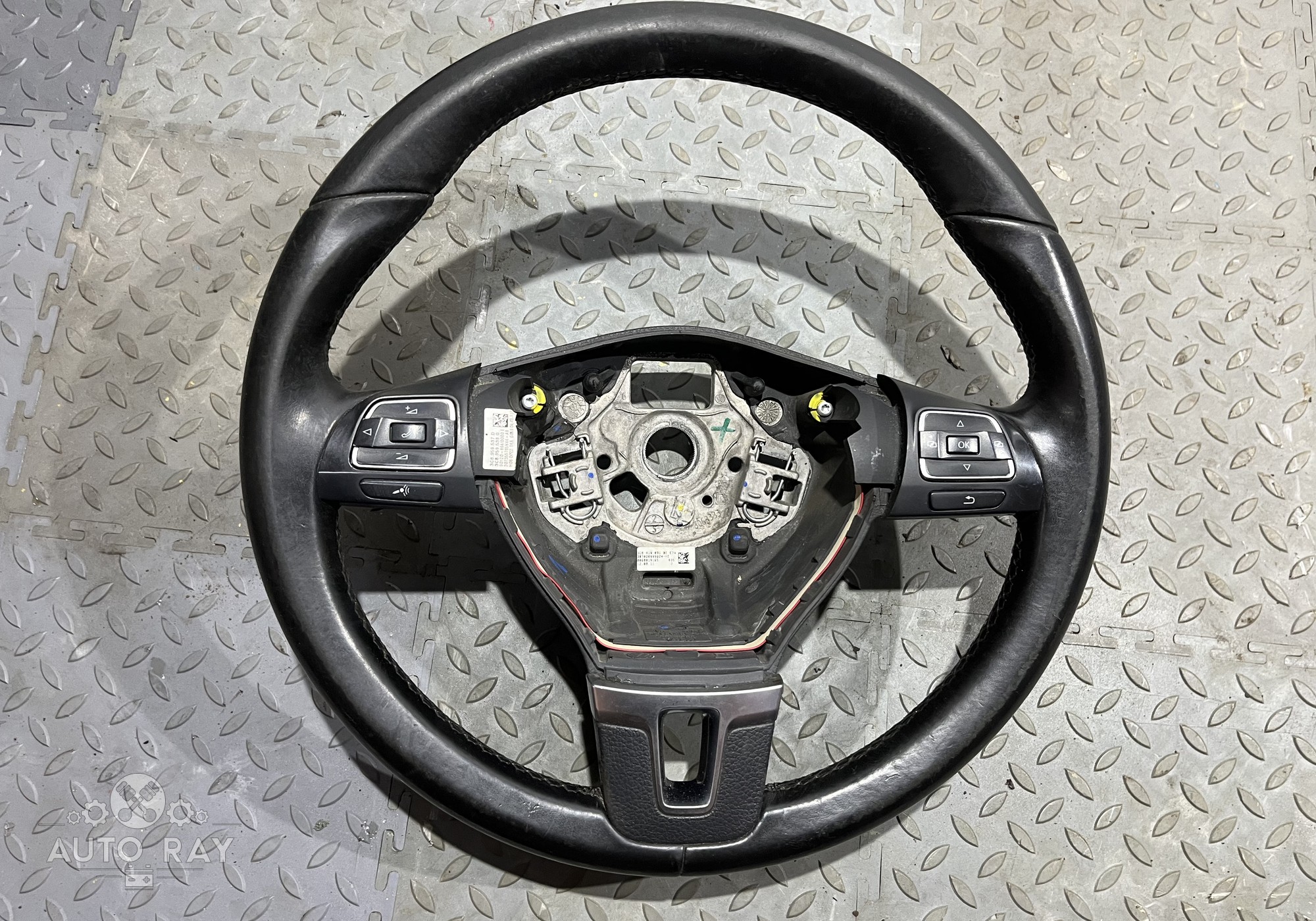 3C8419091BEE74 Рулевое колесо для AIR BAG (без AIR BAG) для Volkswagen Passat B7 (с 2010 по 2015)
