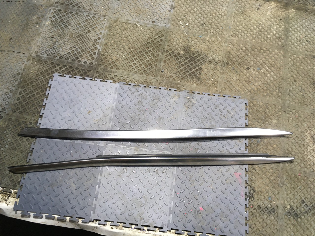 Молдинг стекла лобового  правый / левый Kia Optima IV