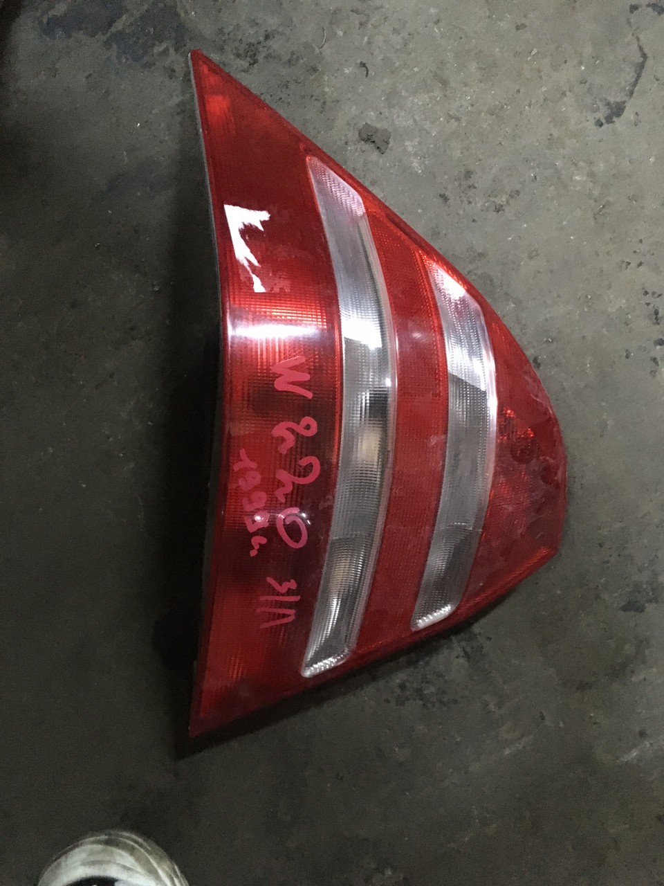 Фонарь задний левый Mercedes-Benz S-class W220
