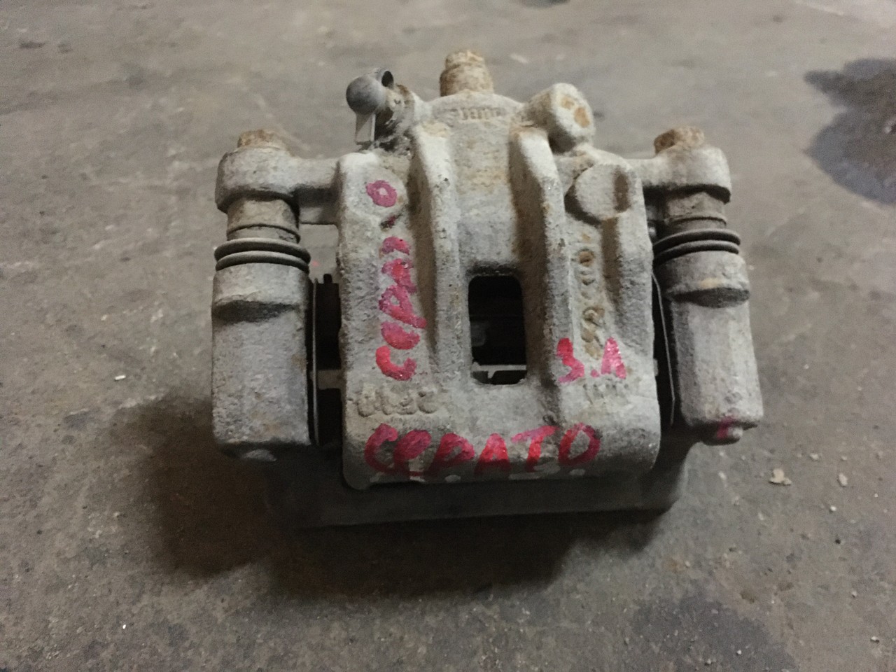 Суппорт задний левый Kia Cerato II