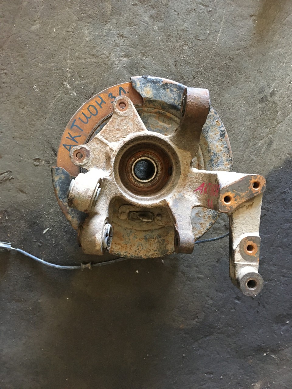 Кулак задний левый SsangYong Actyon II