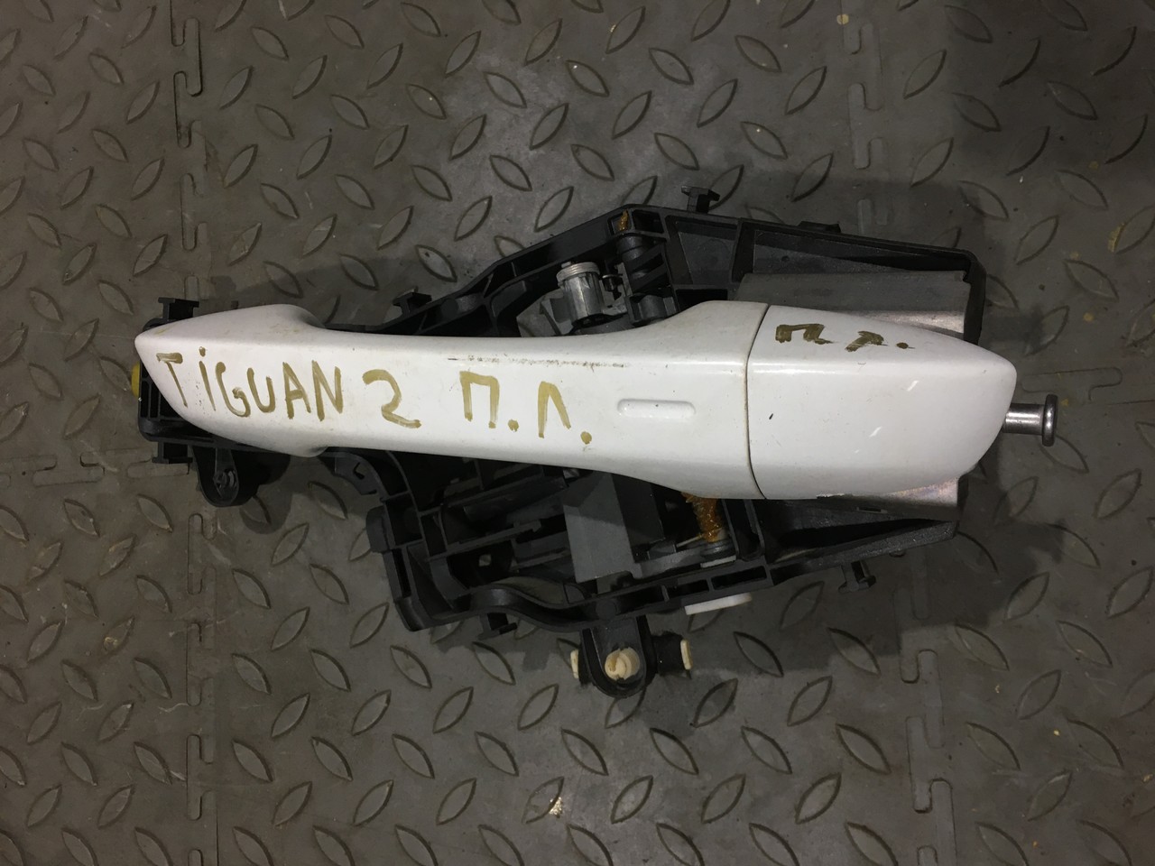 Ручки передних дверей наружные Volkswagen Tiguan II