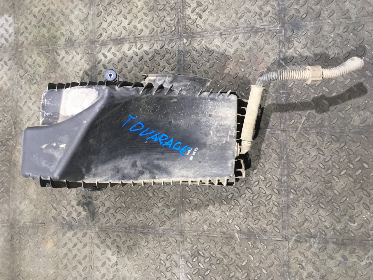 Воздушный фильтр корпус Volkswagen Touareg II