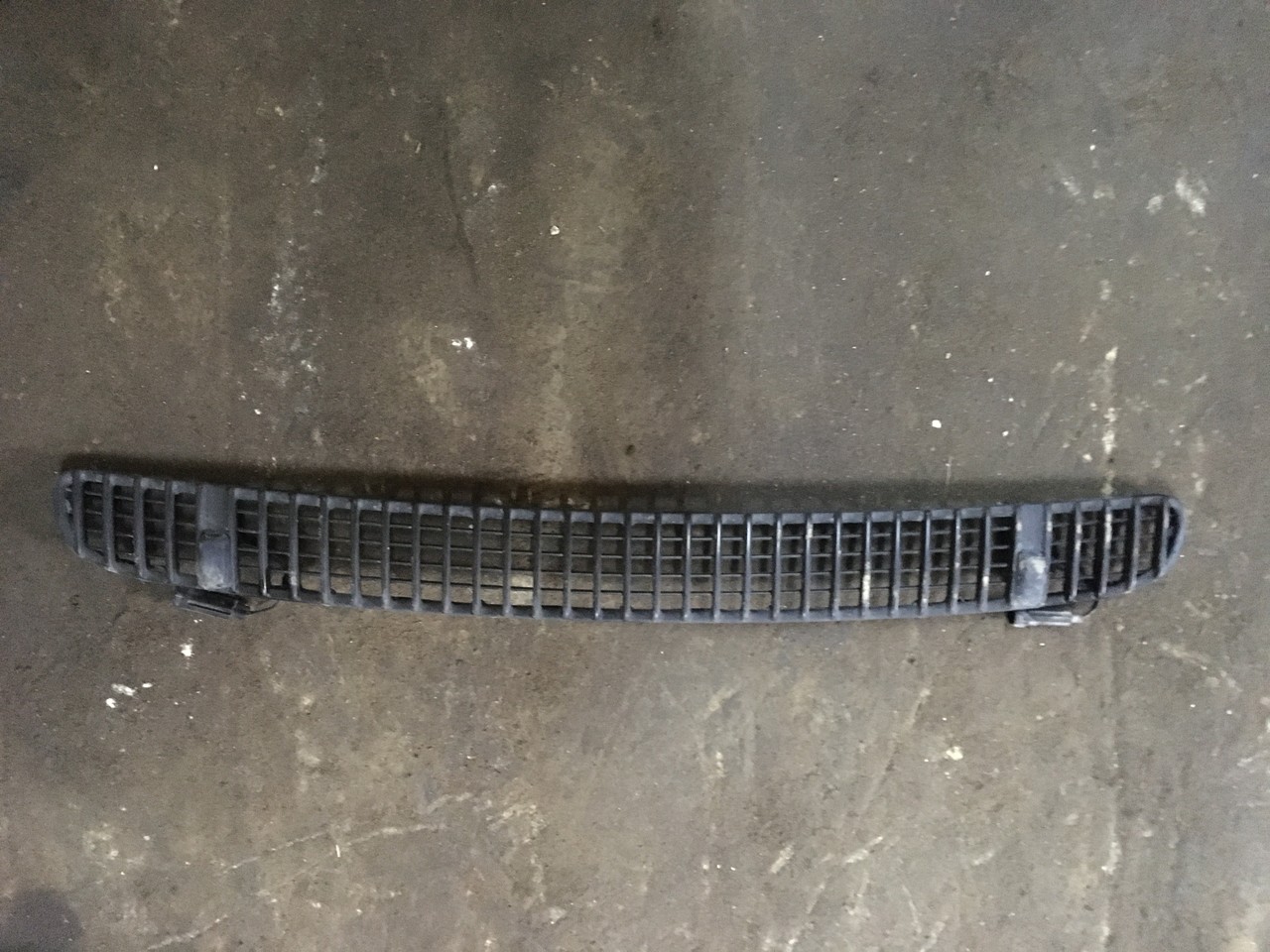 Решетка в капот BMW 3 E46