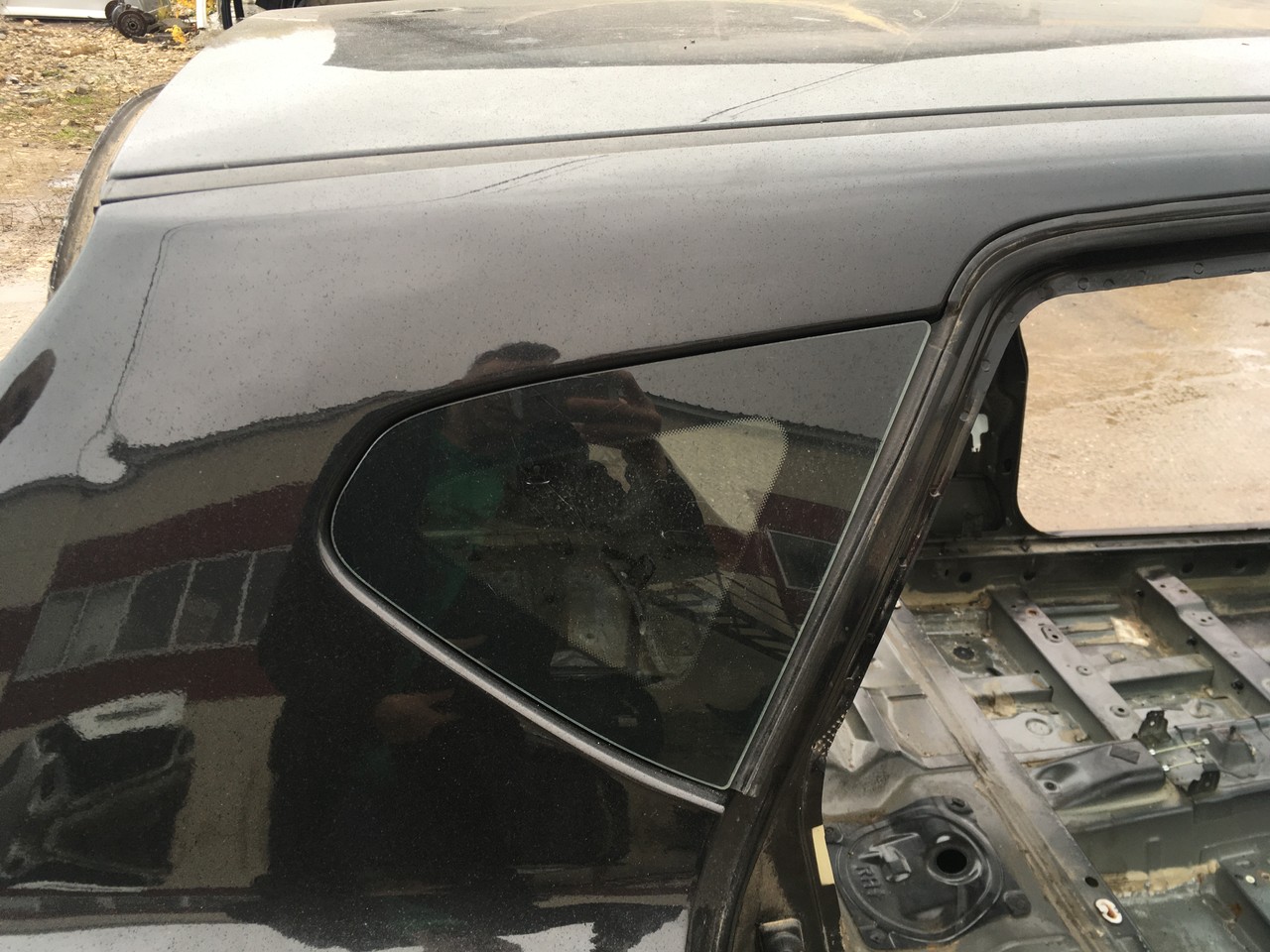 Стекло кузовное заднее правое Nissan Qashqai J10