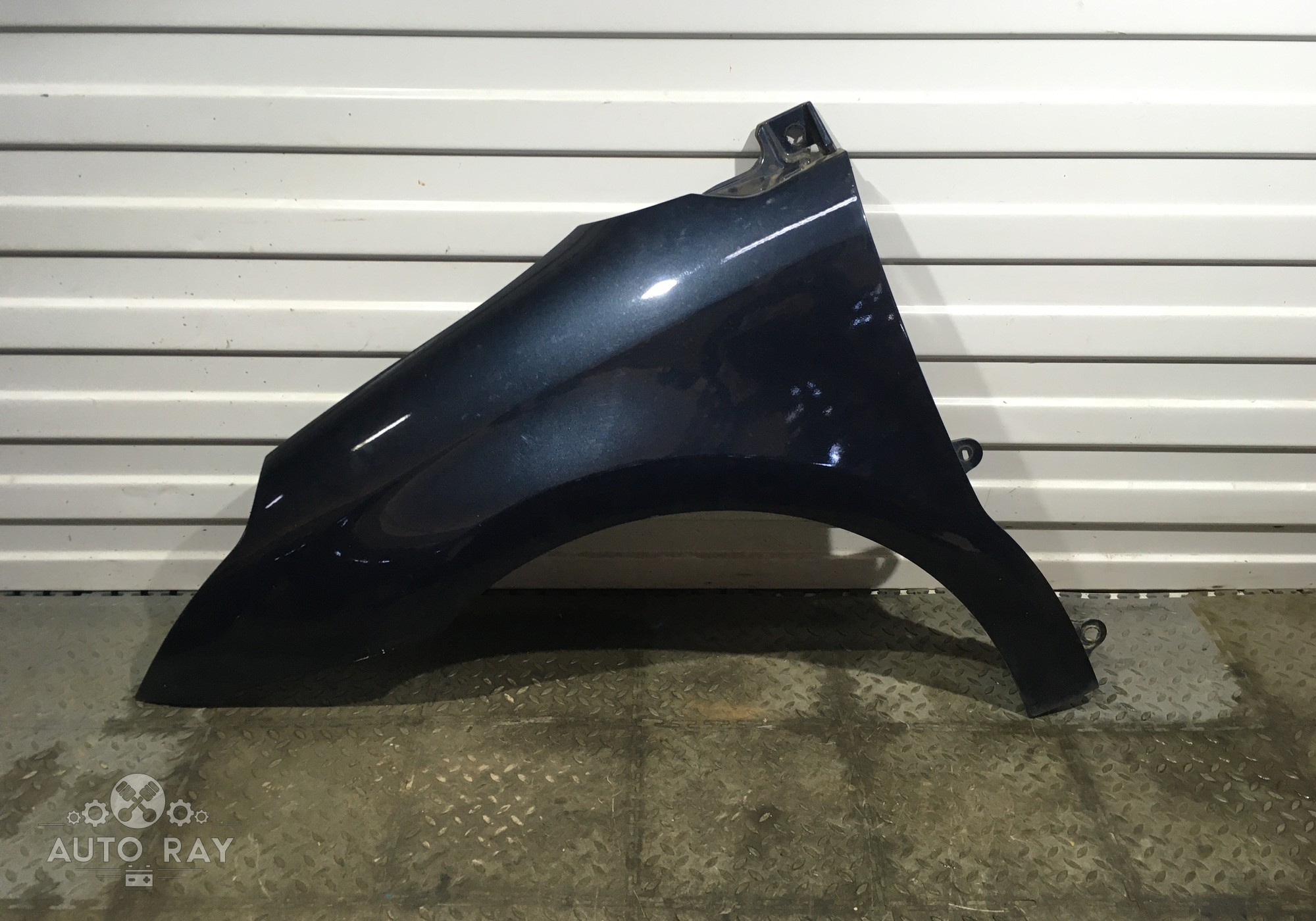7840Q3 Крыло переднее левое