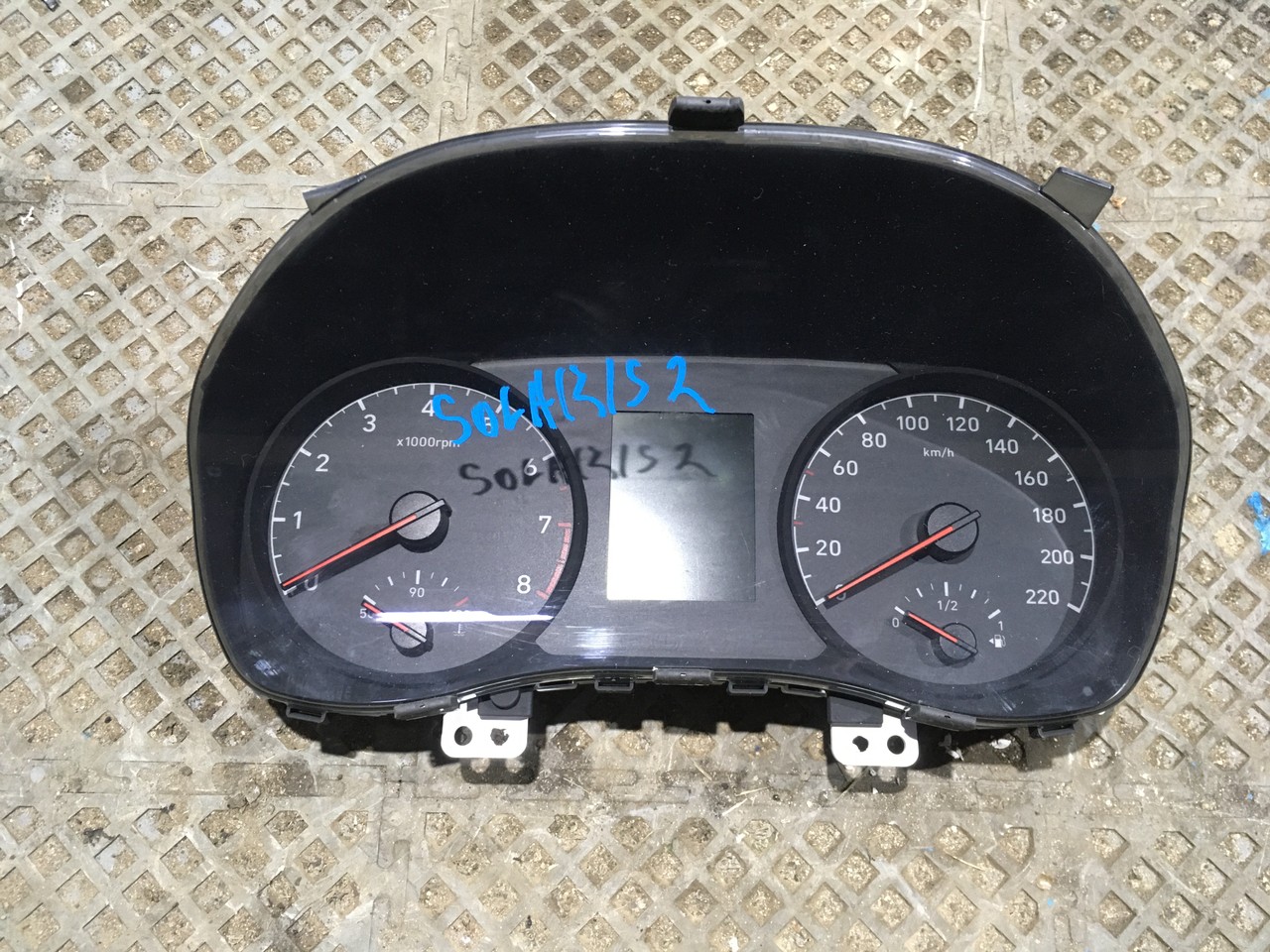 Панель приборов Hyundai Solaris II