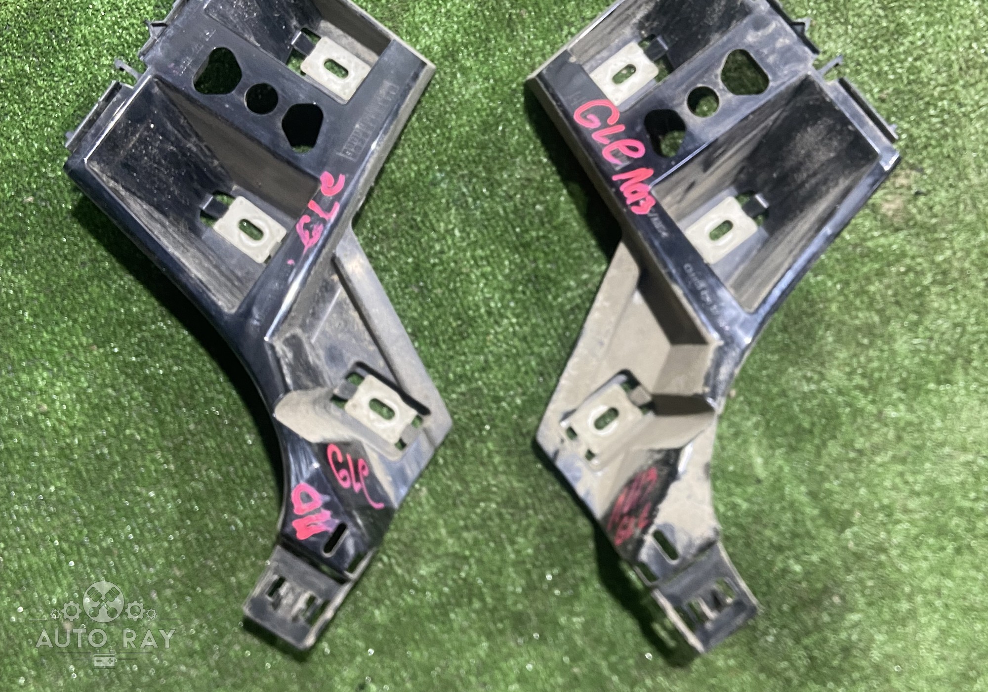 A1668805803 Кронштейн заднего бампера правый / левый для Mercedes-Benz GLE W166 (с 2015 по 2018)