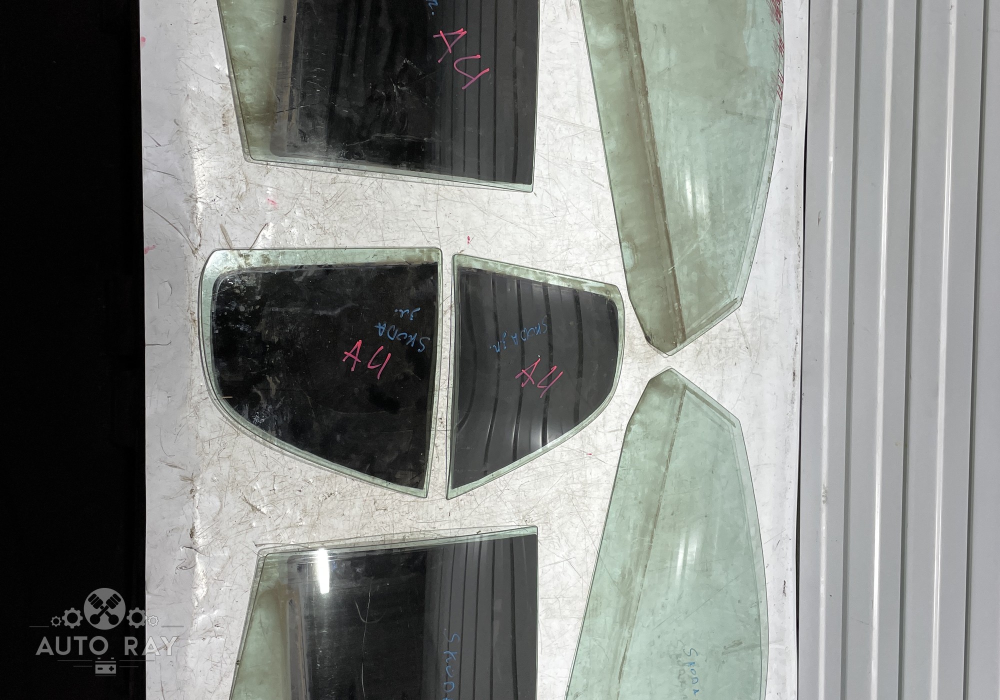 Стекло двери для Skoda Octavia I (с 1996 по 2010)
