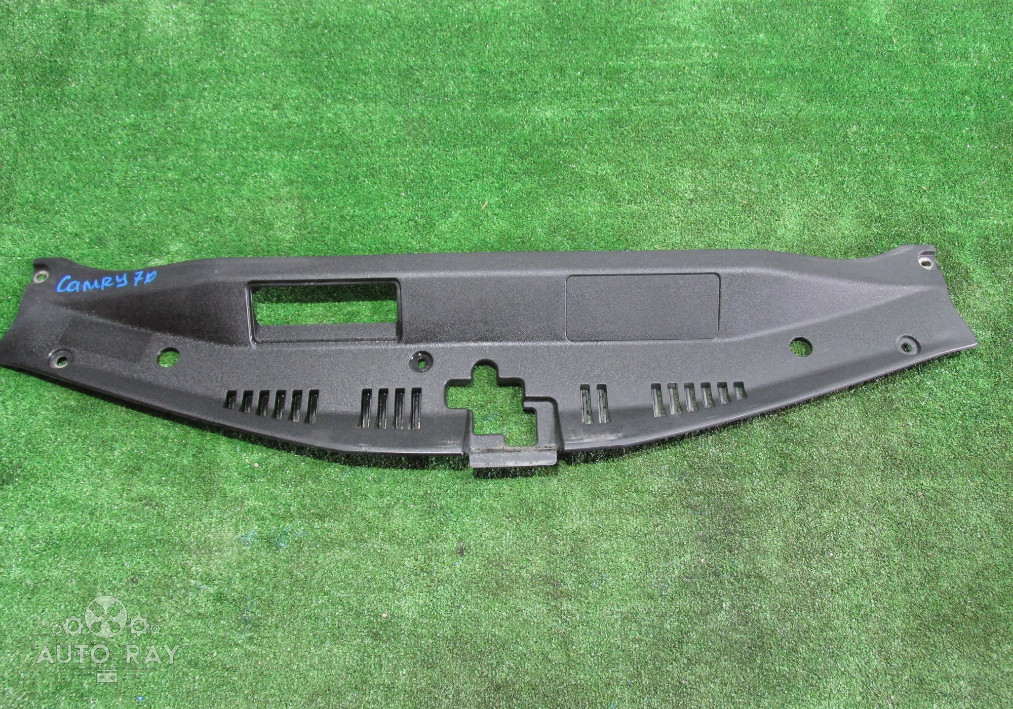 5329533130 Кожух замка капота для Toyota Camry XV70 (с 2017)