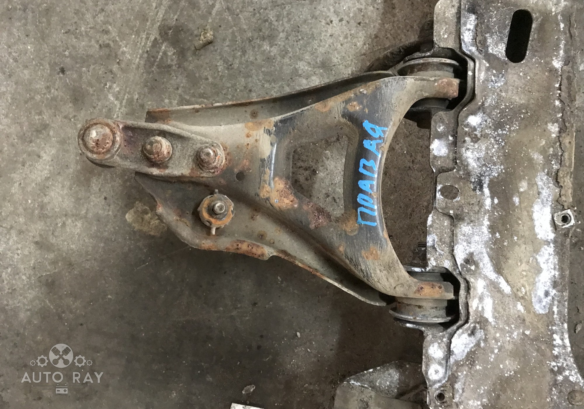 8200942408 Рычаги подвески передний правый для Renault Kangoo I (с 1997 по 2009)