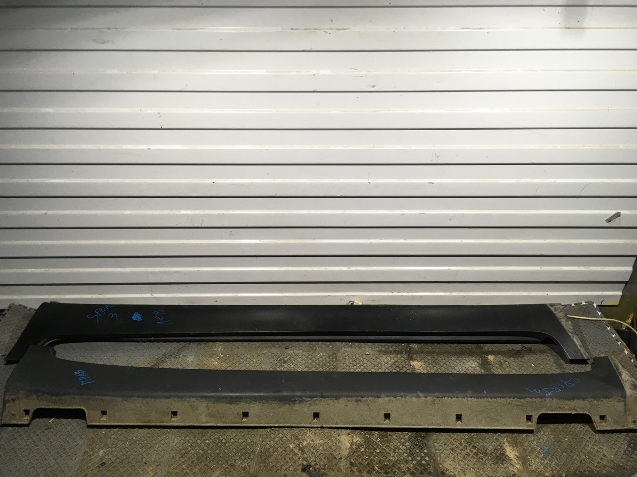 Накладка на порог наружняя правая / левая Kia Sportage III