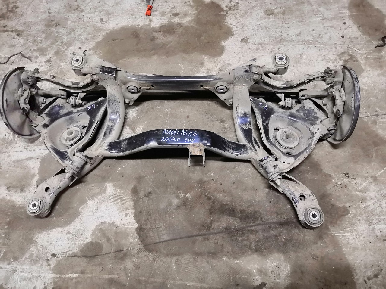 Балка задняя подрамник Audi A6 C6