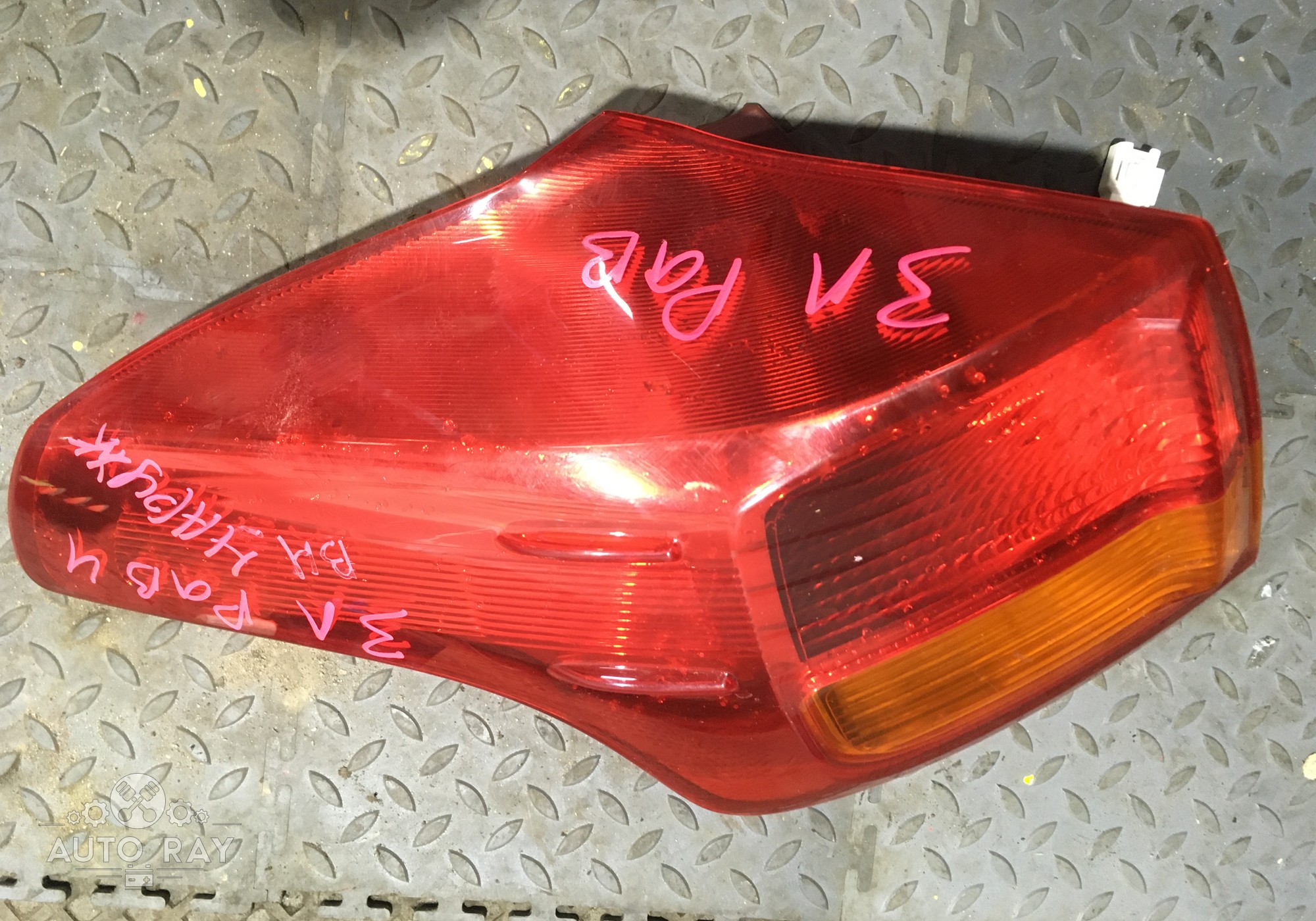 8156142171 Фонарь задний левый наружный для Toyota RAV4 CA40 (с 2012 по 2019)