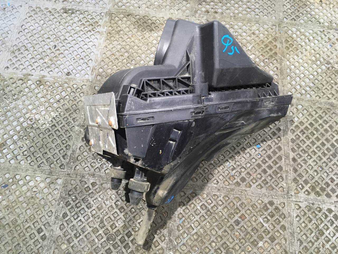 Воздушный фильтр (корпус) Audi Q5 8R