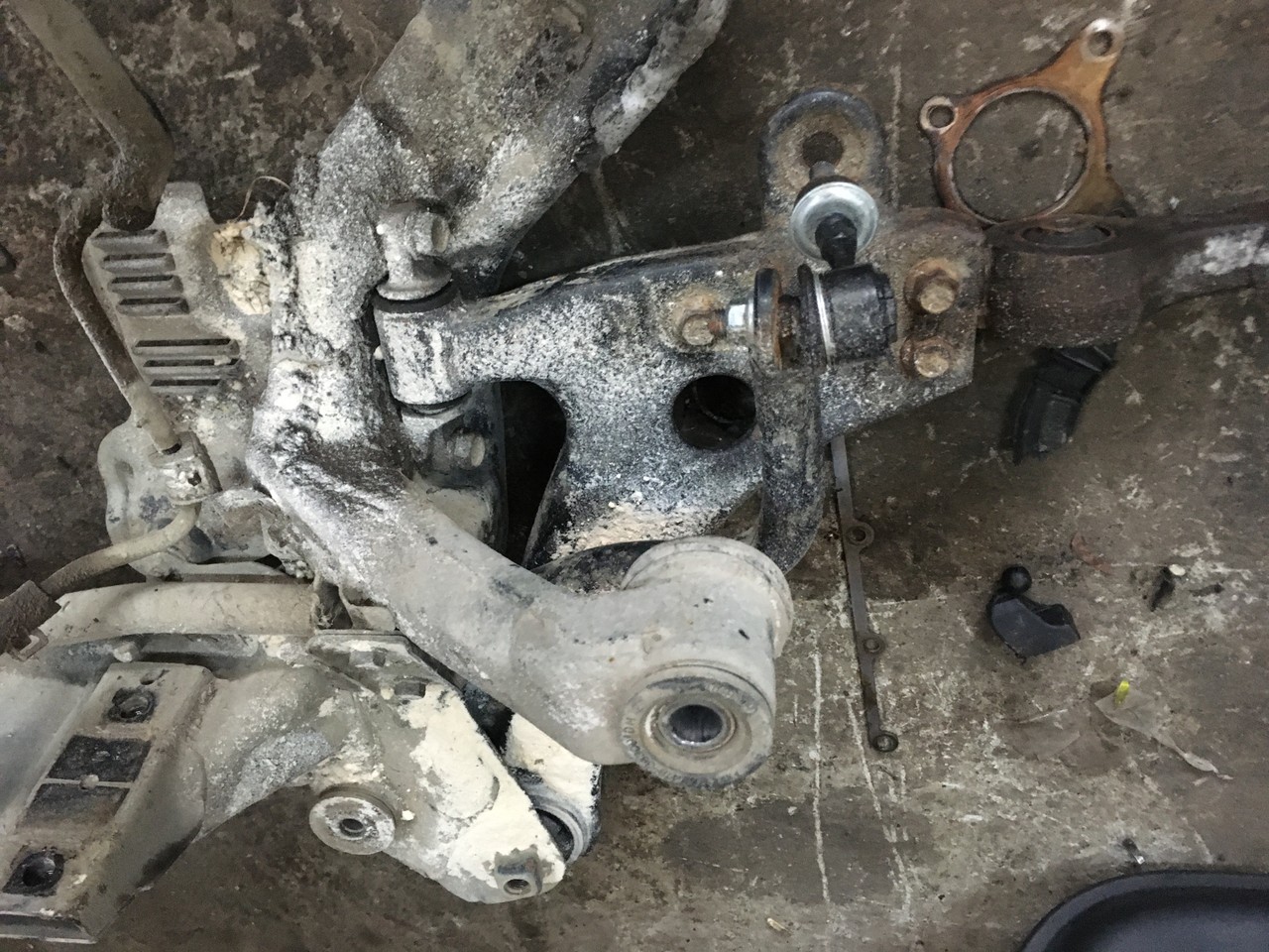 Рычаг подвески передний правый Hyundai Sonata IV EF